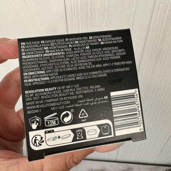 Revolution Skin Charcoal Face Mask For Blemishes - Picture 6 of 6
